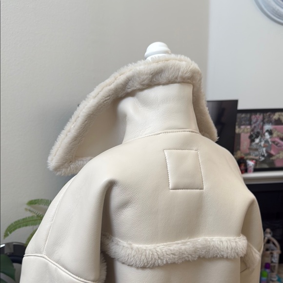 Abercrombie & Fitch Cream Leather Jacket - Picture 5 of 7